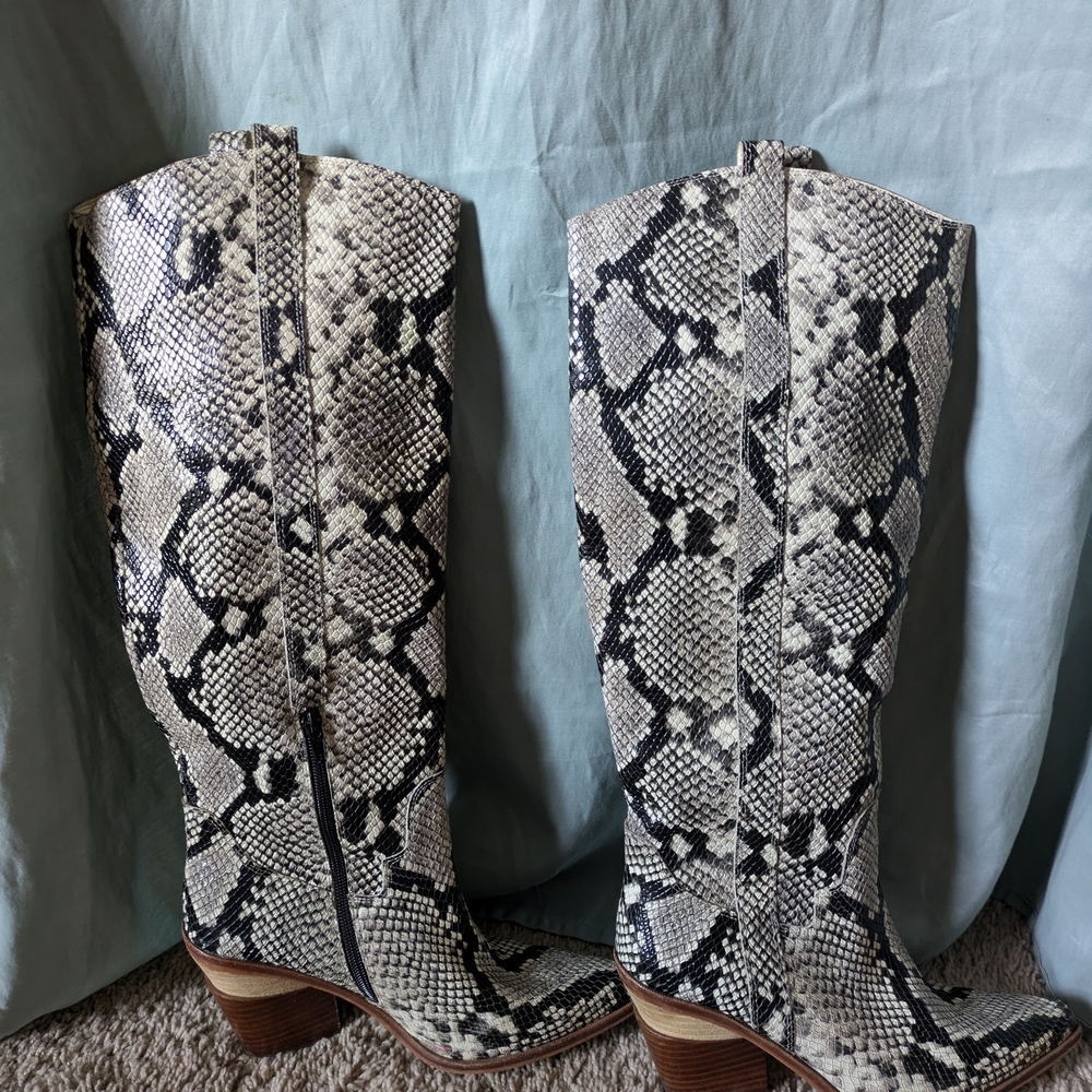 Gianni Bini Snakeskin Leather Boots